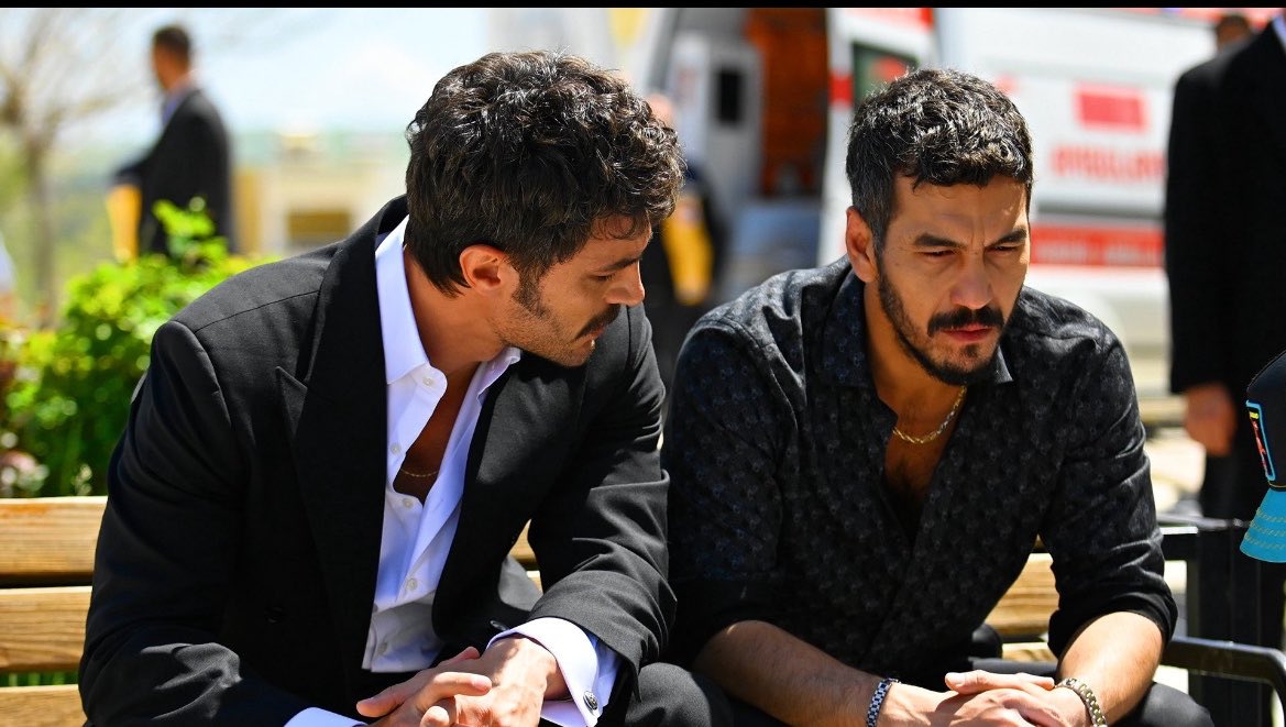 Funda0494949's tweet photo. @nowtvturkiye @halefdizi Sadece bizimkiler 🫶 🫠
#YılSer’im ♥️
#Aşır ortak 😎
ve #Meryem Anamız 💪🏻
#HalefKöklerinÇağrısı https://t.co/sJU95sDL6L