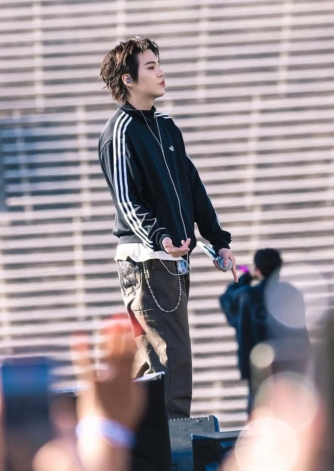 Yoongi new photo via Bighit Instagram, the prettiest side profile