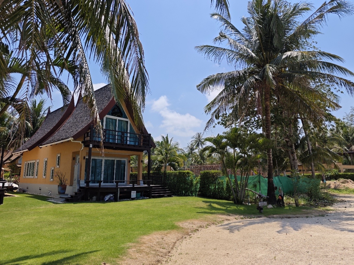 DeeOneKC's tweet photo. 🏖️ Private beachfront plot – North-West Coast, Koh Chang
🔥 15M THB

• 667 sqm across 2 plots
• Direct beach access + sea views
• NS3G title deed
• Luxury residence: beaches, pools, marina
• Foundation included + permit approved https://t.co/qDAE21LzIz
