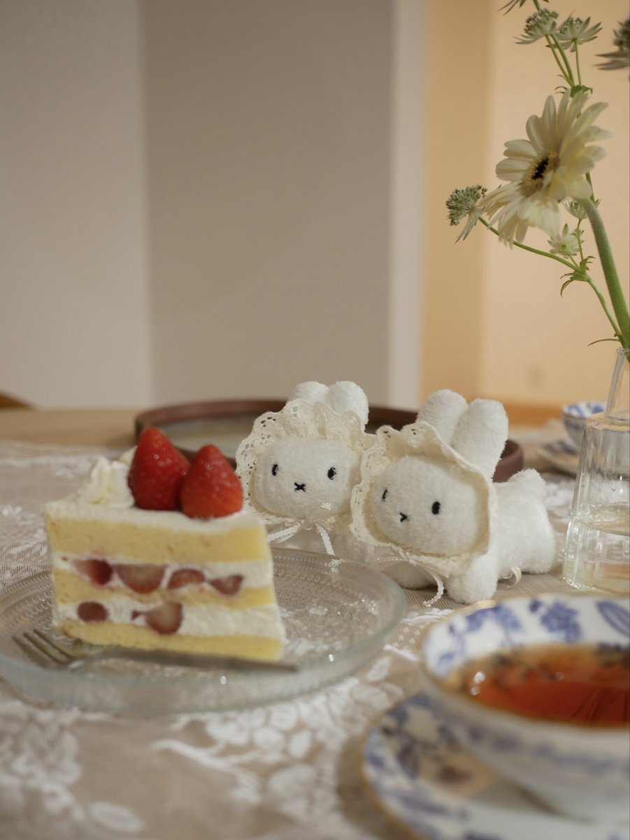 usagides__'s tweet photo. ケーキが半額でしたの🍓 https://t.co/LPI1SuiHcz