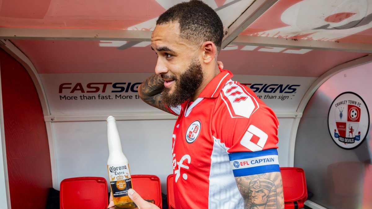 crawleytown's tweet photo. 📺 ACCESS ALL AREAS 

Watch all the scenes unfold as Crawley maintained their EFL status for another campaign following a 0-0 draw at home to Salford.  

👉 https://t.co/qUNblYzW7J 

#TownTeamTogether🔴 https://t.co/SotgFtL0E6