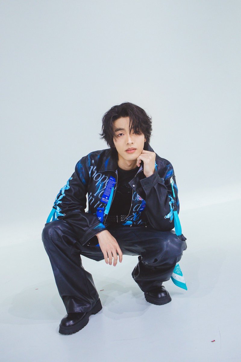 9หนุ่ม “SH1NE” ทีป๊อปน้องใหม่จากรายการ “SHINE BOYS”

#SH1NE

จากผู้เข้าสมัครจากทั่วประเทศผ่านเข้าสู้การเป็นผู็เข้าแขงขัน ในที่สุดก็สิ้นสุดการรอคอยกับการแข่งขันเพื่อค้นหาวง T-POP น้องใหม่ของวงการบันทิงจากรายการ “SHINE BOYS” ภายใต้การผลิตของบริษัท HONEY SUGAR ENTERTAINMENT
