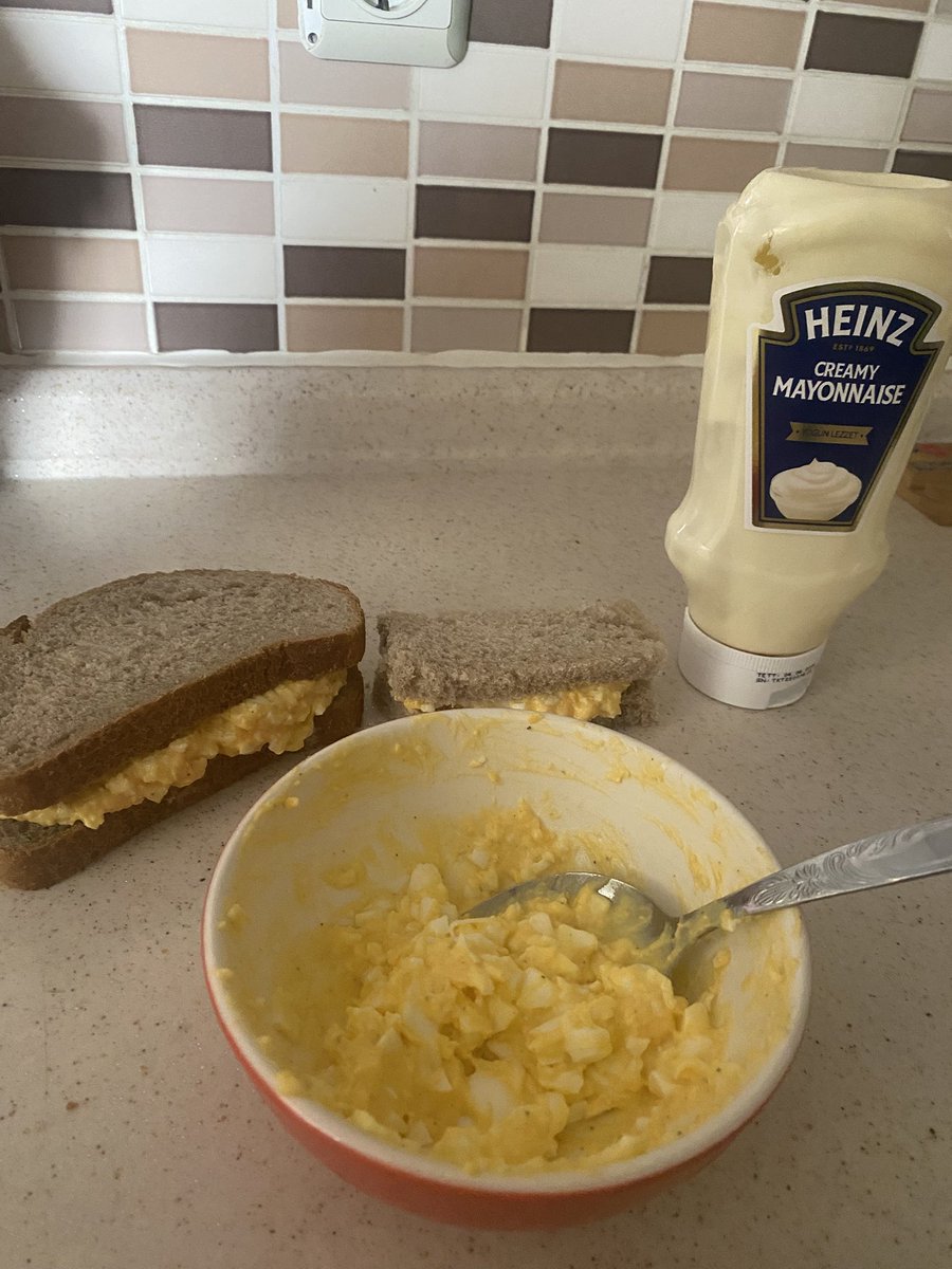 YKtlk's tweet photo. japanese egg sandwich https://t.co/drUyZmP3pm