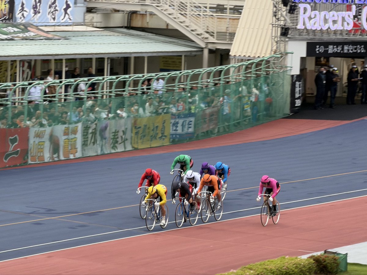 take___off's tweet photo. うちの奥さんのご要望で平塚競輪で開催されていた 日本選手権競輪 G1  2026 HIRATSUKAへ
決勝レースは負けたけど、その前に夫婦で当たってプラスになってたから最終レースまで充分楽しめた https://t.co/dmQVbqiLW7