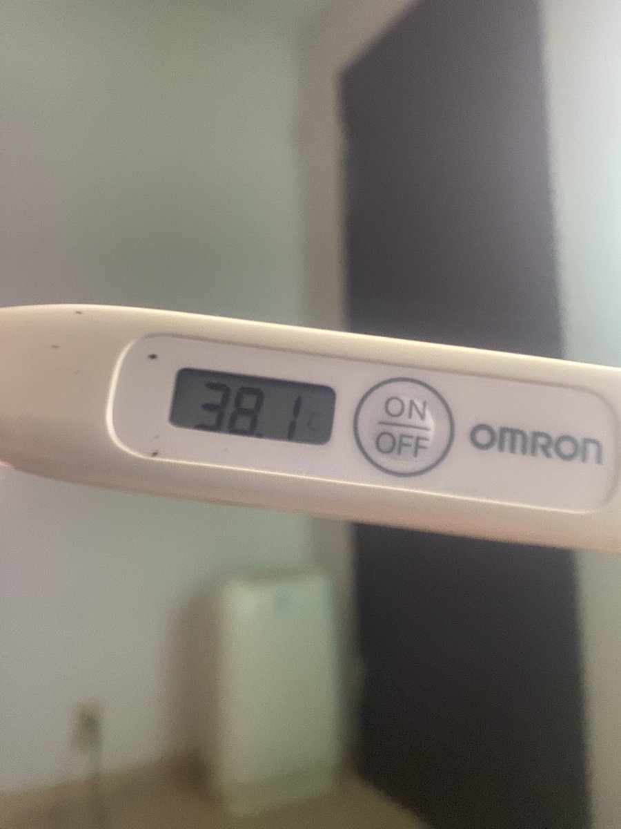 連休最終日に風邪ひきました。
明日が怖いです。。
