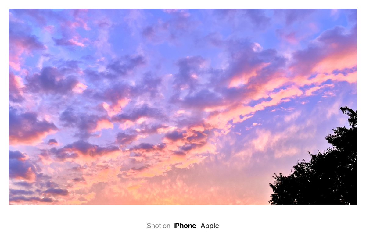 uramisan's tweet photo. iPhoneのピンクオレンジって
“iPhone”って感じするよね https://t.co/pQP50H4xEa