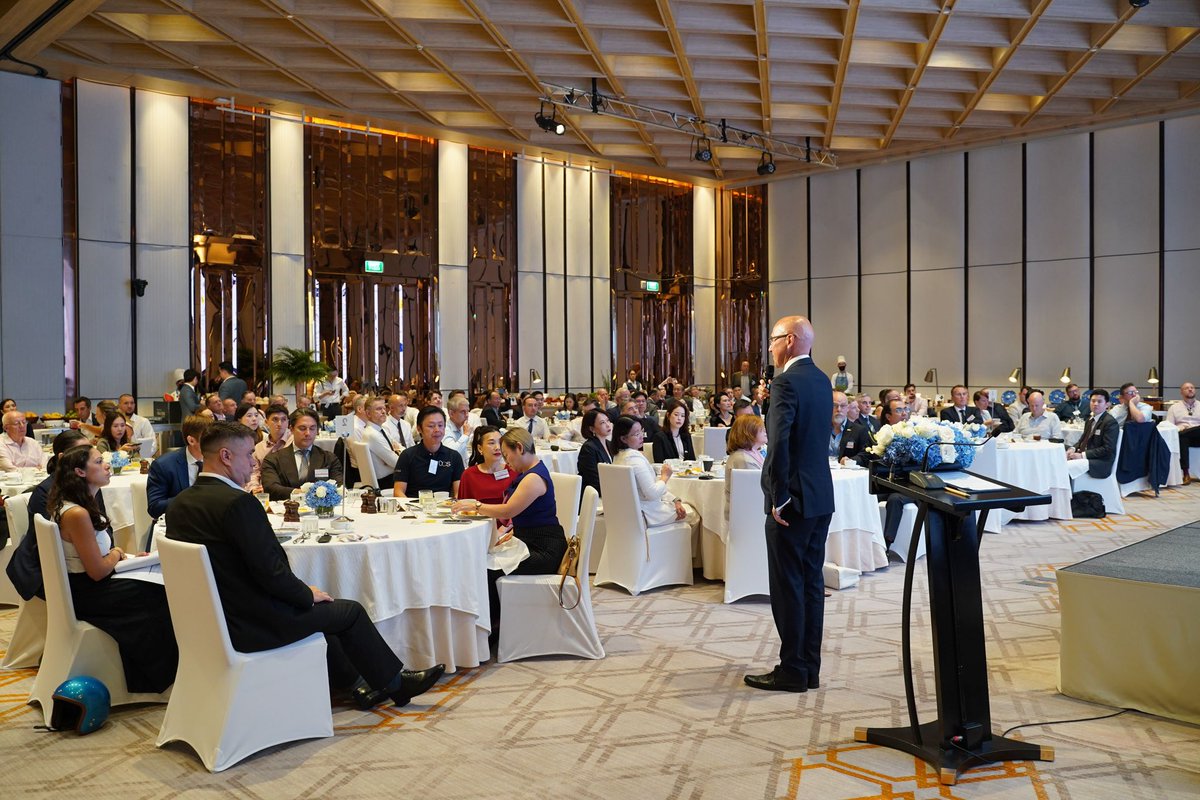 markgooding's tweet photo. A day promoting 🇬🇧🇹🇭 trade and investment: breakfast briefing with the British Chamber of Commerce @BCCThai and lunch with #Thailand’s newly re-appointed Trade Representative Weerapong Prapha. https://t.co/ICTRk3ndi6