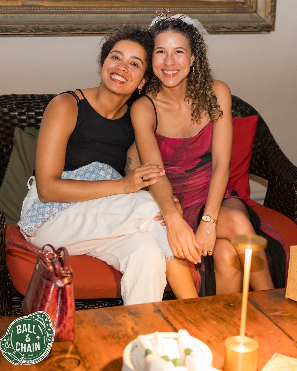 BallAndChainBar's tweet photo. TODAY: #LiveMusic noon to 9 p.m., #HappyHour 4 to 7, #Karaoke 6 to 9, then #SaborWednesday with the Mandy y La Clave Quartet + a FREE #SalsaClass, 9
TOMORROW: #SalsaNight ft. @DJElRusso, 8 and a FREE #SalsaLesson, 9
#supportlocal https://t.co/kBdwIKRQzT
ππ https://t.co/EVNsxAe0Iv