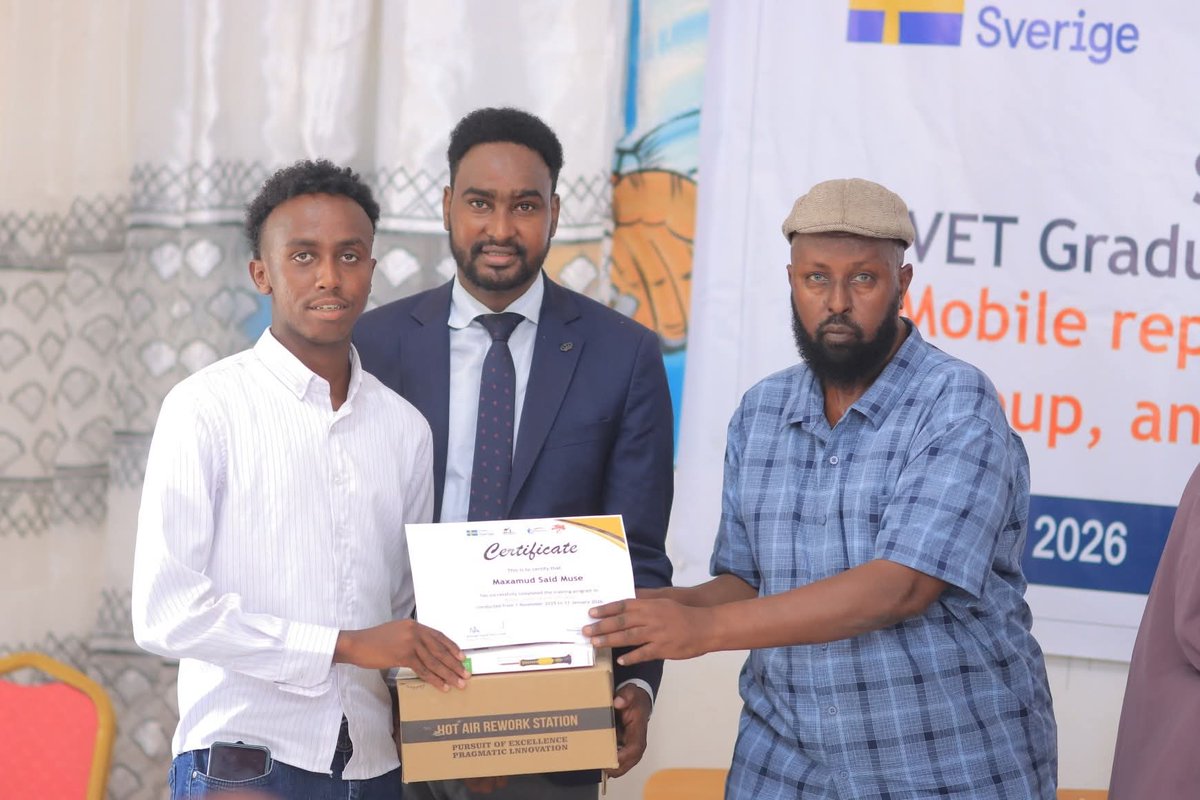 Shaqodoonorg's tweet photo. 40 trainees graduated today in Bosaso under the SIDA III Program through @SomRePOfficial, implemented by Shaqodoon Organization in partnership with Iftin Technical Institute.

Graduates completed training in Mobile Repairing, Henna &amp; Makeup Artistry, and core life skills. 
@Sida https://t.co/0AUZ4KApDK