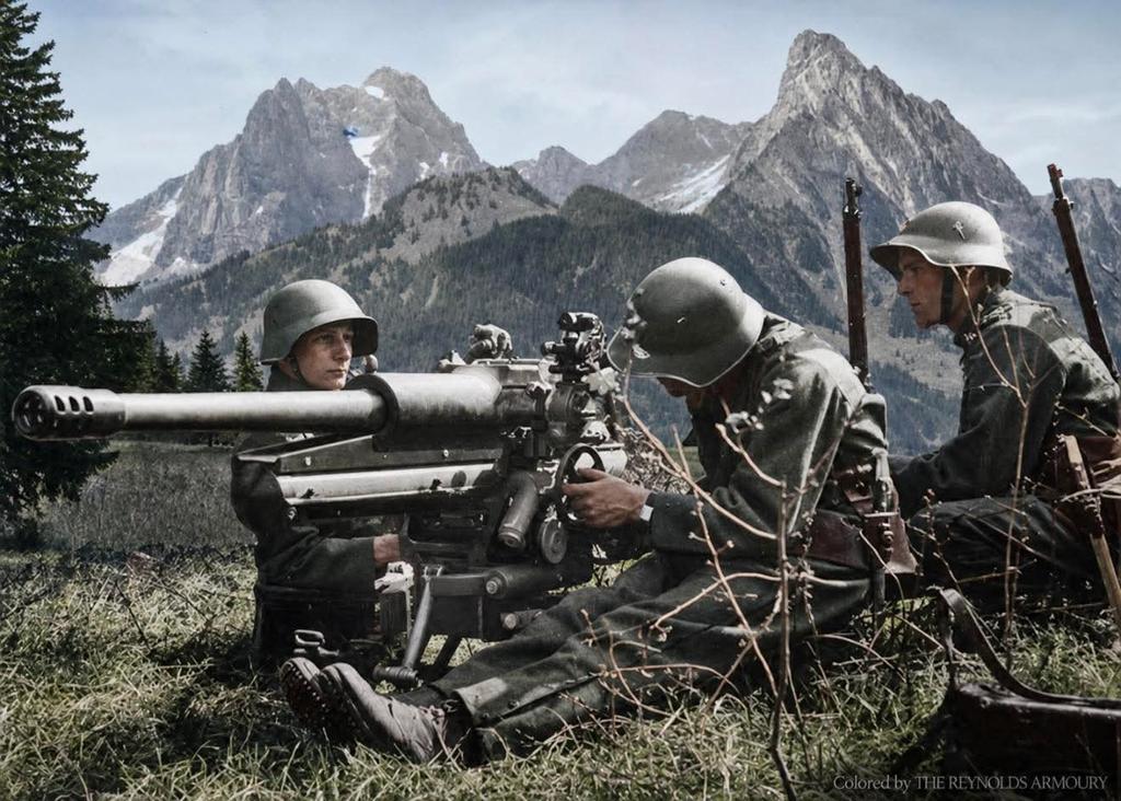 TOMASZBURZYNSKI's tweet photo. z pudełka zwanego historią. Szwajcarskie oddziały przeciwpancerne operowały 24 mm Tankbüchse 41 (Tb 41) – ciężkim karabinem przeciwpancernym (lub lekkim działem), który montowano na kołowej lawiecie lub trójnogu, a także na lekkich czołgach czy łodziach patrolowych. https://t.co/tvVTYxLkMQ