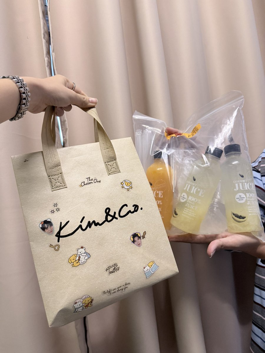 KimandCo. Original tweet media