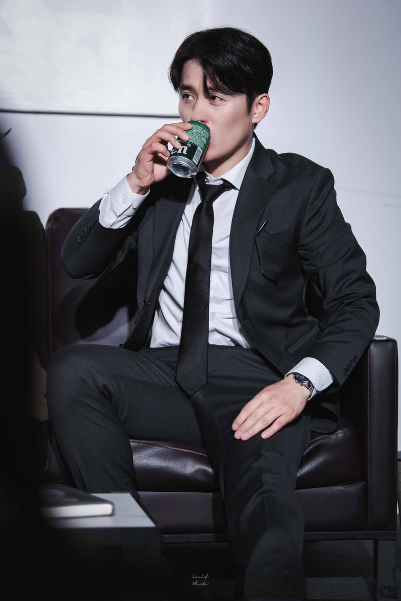 다른 사진들도 그렇지만 이건 진짜 총체적으로 오지콤 폭격기로 보임