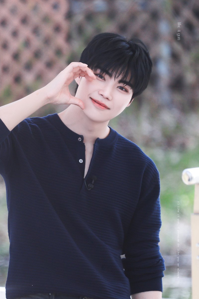 𝒍𝒊𝒌𝒆 𝒊𝒕 𝒈𝒖𝒏 🖤 tweet media