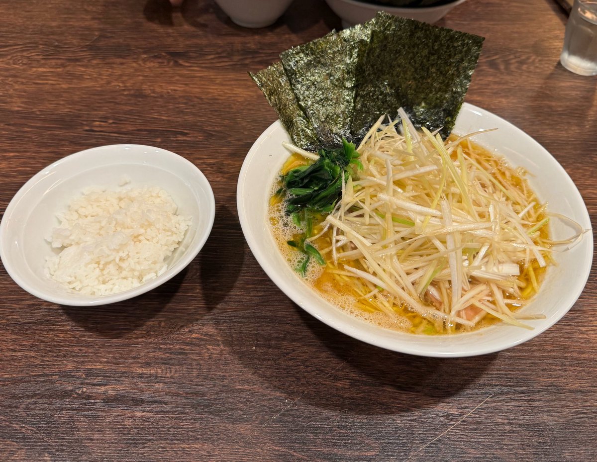 とんこつ(27) tweet media