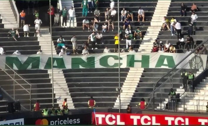 KD os sites paulistas de torcidas ? KD os portais paulistas que criticaram a torcida do Flamengo ?? Olha isso aí. A Torcida do Flamengo estava 30 vezes maior