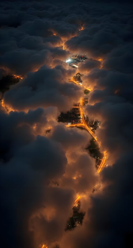 astrooalert's tweet photo. Above the clouds ☁️ https://t.co/HoiODDy7US