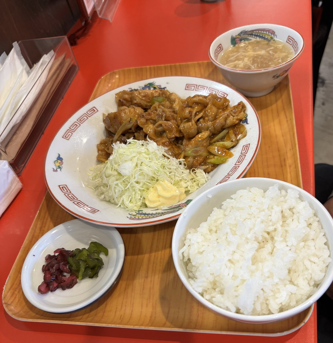 初訪✨
焼豚To煮玉子定食を食べに行ったのに、ラーメンが気になって満腹セットを注文。
満腹です☺️
#五臓六腑