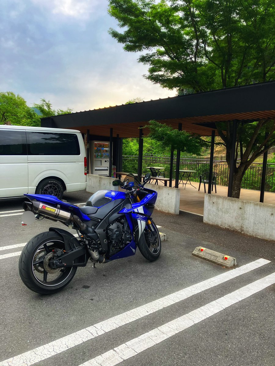 dam_RN23N's tweet photo. 万場の鯉のぼり&amp;万葉の里(群馬県多野郡神流町)
1日遅れで万場の鯉のぼりを見てきました。
朝5時くらいだったので人も車も皆無でしたw
風がなかったので泳いではなかったですがとても綺麗でした👍
(2026/05/06) https://t.co/WbZ6t8Ie5i
