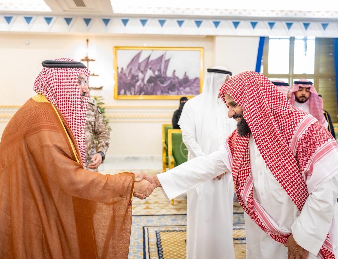 Ali_aldubikhi's tweet photo. تشرف مُلاك المتاحف الخاصة بمنطقة القصيم  بلقاء صاحب السمو الملكي الأمير الدكتور #فيصل_بن_مشعل_بن_سعود_بن_عبدالعزيز_آل_سعود . امير منطقة القصيم 
واكد سموه أن المتاحف الخاصة تمثل ركيزة في صون التاريخ ونقله للأجيال، وتسهم في ترسيخ الوعي بالموروث الوطني، إلى جانب دورها في دعم الحراك الثقافي والسياحي..
 ثم أعلن سموه الكريم إطلاق #رابطة_المتاحف_الخاصة يأتي امتدادًا لدعم المبادرات التي تعزز هذا التنوع، وتسهم في تطوير المحتوى السياحي والثقافي، بما يعزز من مكانة المنطقة ويواكب مستهدفات رؤية السعودية 2030. 
#شكراً  ياصاحب السمو على توجيهاتكم الكريمة 
تجاه المتاحف الخاصة وتذليل الصعاب أمامها 
#المملكة_العربية_السعودية  #الرياض #إمارة_منطقة_القصيم #القصيم #بريدة 
#متحف_قصر_الدبيخي_التراثي_في_بريدة