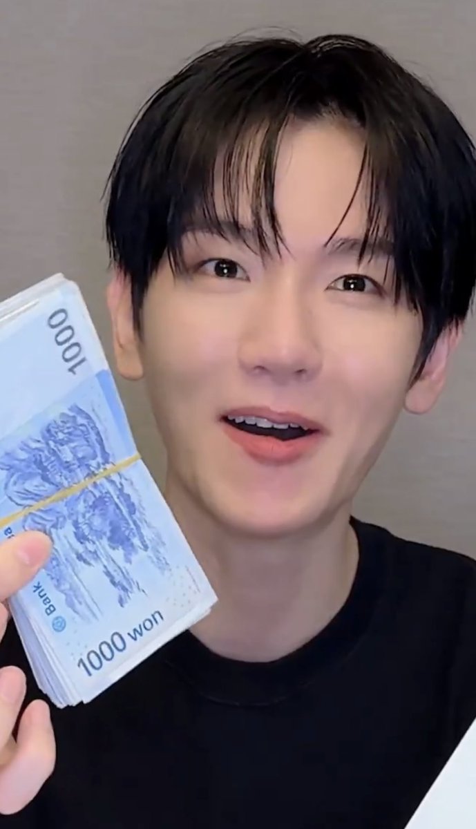 Baekhyun just won a lucky coupon worth 5B KRW for his birthday present! meanwhile SM only gave cbx 50B KRW for 13yrs 😅