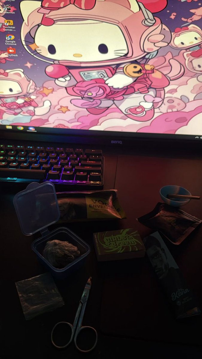 nyx tweet media