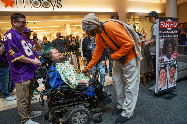 jesse_scanlan's tweet photo. I go to many events with my special needs son and appreciate the @FanHQ events the most for how well they support us. They alleviate a lot of the coordination stress so we can focus on enjoying the event. https://t.co/CqEPPQEjIN