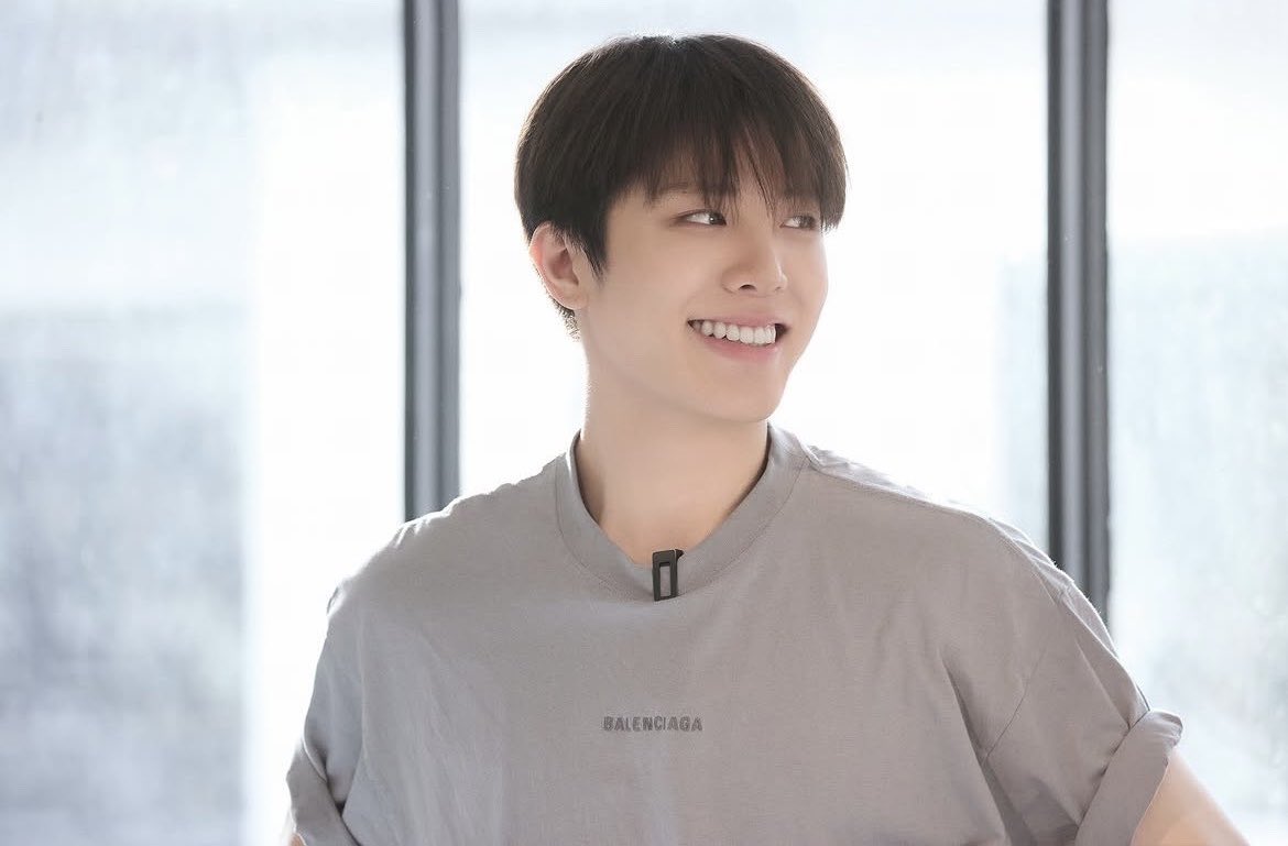 junghwan is so pretty oml 🧎🏻‍♀️🧎🏻‍♀️🧎🏻‍♀️