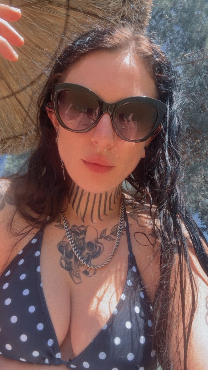 GoddessAmberleigh🖤 tweet media