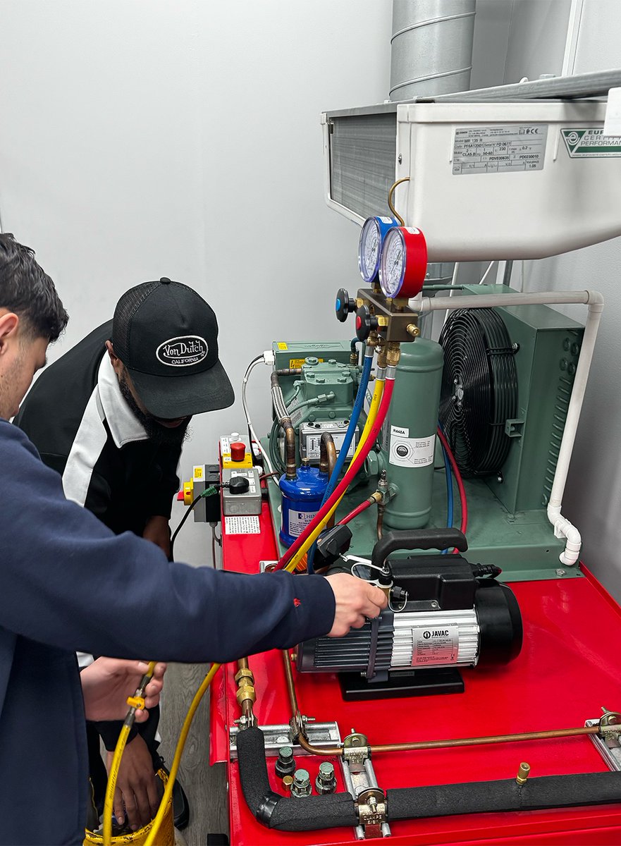 Logic4training's tweet photo. 👀 Take a look at what our latest F-Gas candidates are up to as they work towards their LCL Level 3 RQF qualification - building the practical skills and knowledge needed to work safely and legally with fluorinated gases in refrigeration, air conditioning and heat pump systems!

Interested? Find out more about our F-Gas courses here: https://t.co/HtQRNmul6H ❄️🌡️

#RefrigerationTraining #HVAC #Logic4training
