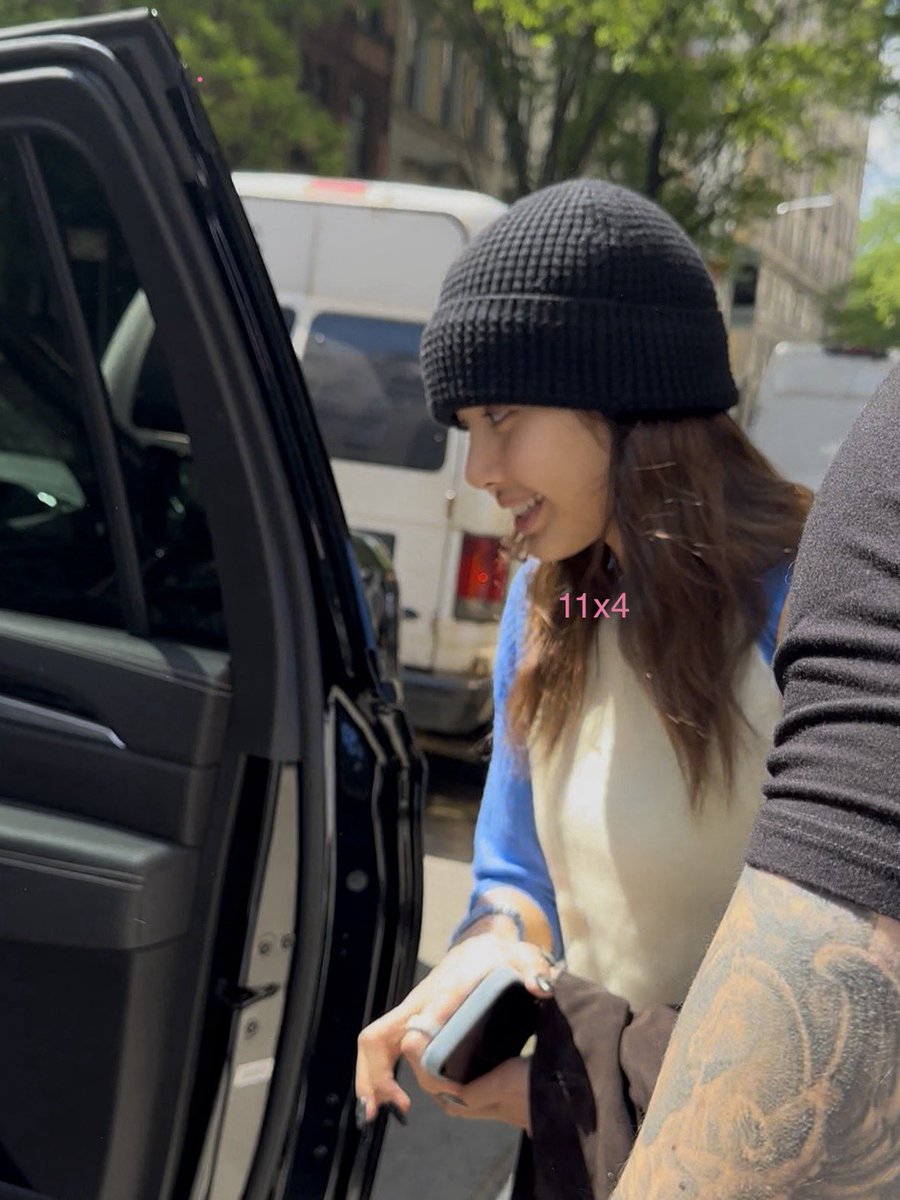 fleursderubis_'s tweet photo. I'M STARTING A RUMOUR

#JENLISA https://t.co/QXhgGrovkS
