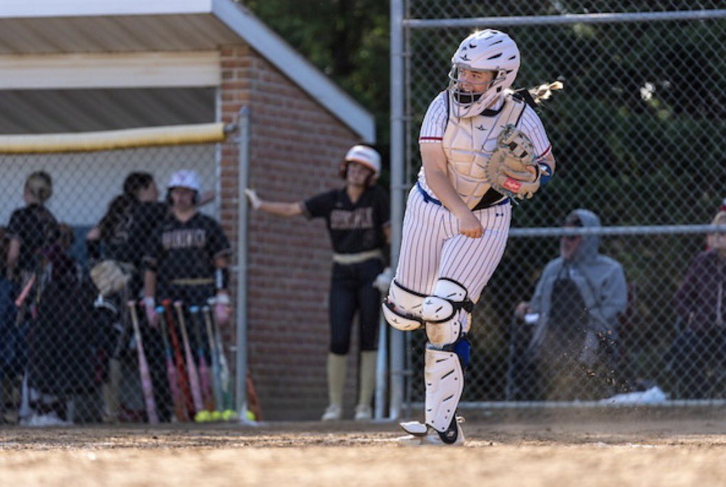 sydneyk24's tweet photo. i have learned this past week although i’m not hitting the way i want to, the little bloopers and hard ground balls can do A LOT for the team. Me and my team, Boonsboro softball, has received our VERY first CMC plaque. the most important thing in this game is the teamwork, you cannot win a game without teamwork and a great relationship. i’m so incredibly proud of our undefeated season, and can’t wait to see how far we go in play offs. 💙🧡🥎 
-
season: 17-0
