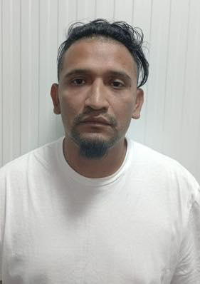 Pandillero deportado de los Estados Unidos es capturado al momento de ingresar al país posee un amplio historial delictivo pertenece a la pandilla MS13 ahora pagara sus crímenes
UN VOTO MENOS PARA CLAUDIA ORTIZ