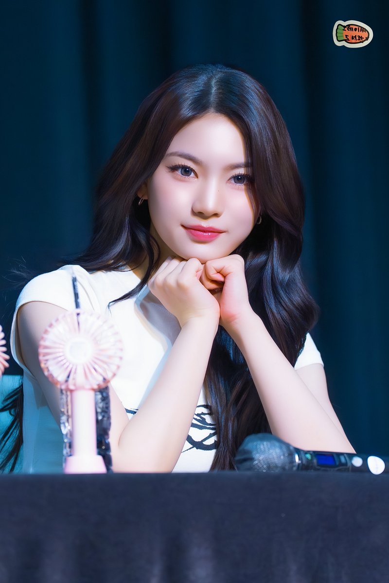 스테이씨 도서관🐰 tweet media
