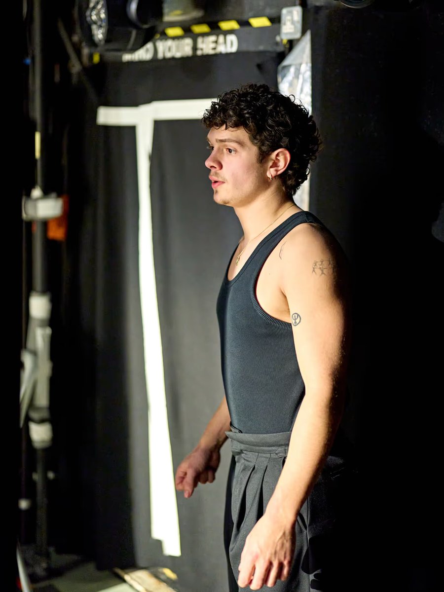 dailyrjs's tweet photo. new picture of noah jupe backstage behind the scenes of “romeo and juliet” https://t.co/CTZuhvwMT0