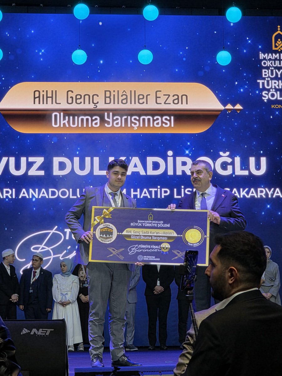 elazigmem's tweet photo. 📍Kur'an-ı Kerim'i Güzel Okuma Yarışması Türkiye Birincisi
Elazığ Anadolu İmam Hatip Lisesi öğrencisi Muhammed Yahya Sertkaya, "İmam Hatip Okulları Büyük Türkiye Şöleni" kapsamında düzenlenen “Genç Sadâ Kur’an-ı Kerim’i Güzel Okuma Yarışması” Türkiye Finali’nde büyük bir başarıya imza atarak  Türkiye 1.'si oldu. 🥇
Öğrencimizi , okulumuzu ve öğretmenlerimizi tebrik ediyor, başarılarının devamını diliyoruz. @tcmeb  @Yusuf__Tekin @numanhatipoglu @SahinBeraat #Elazığ