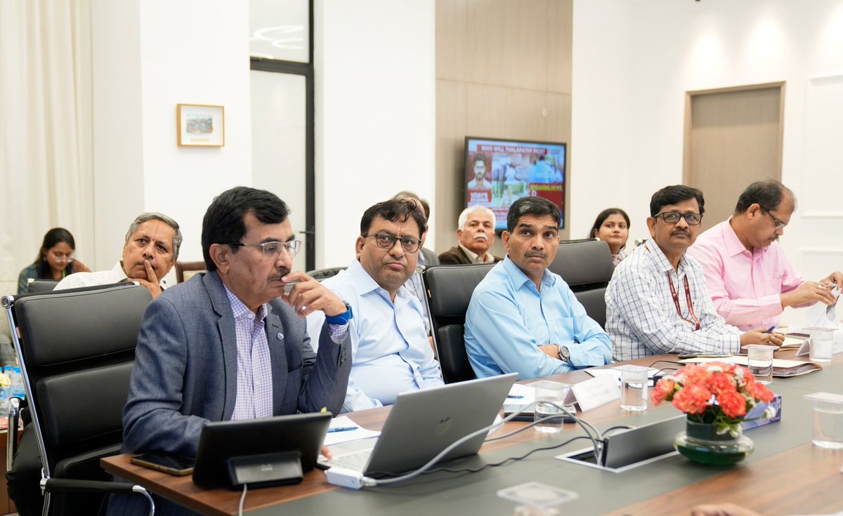 PemmasaniOnX's tweet photo. Reviewed progress of the Bharat 6G Alliance today — with industry, academia and @DoT_India officers.

6G is not a distant technology. The standards are being written now, and India must contribute — in patents, in research, in the ideas that shape global networks.

We deliberated on priorities, assessed our indigenous research capabilities, and mapped the way forward.

DoT will be hosting a hackathon soon to surface the talent that will power this national mission.

India will not just deploy 6G. India will help define it.

భారత్ 6G అలయన్స్ పురోగతిపై పరిశ్రమ, అకాడమిక్ సంస్థలు మరియు DoT అధికారులతో సమీక్ష నిర్వహించాము.

6G అనేది భవిష్యత్తు సాంకేతికత మాత్రమే కాదు… ప్రపంచ కమ్యూనికేషన్ ప్రమాణాలు రూపుదిద్దుకుంటున్న ఈ సమయంలో భారత్ తన ముద్ర వేయాల్సిన అవసరం ఉంది. పేటెంట్లు, పరిశోధనలు, ఆవిష్కరణలు మరియు గ్లోబల్ నెట్‌వర్క్‌ల భవిష్యత్తును నిర్ణయించే ఆలోచనల్లో భారత్ ముందుండాలని స్పష్టం చేశాము.

దేశీయ పరిశోధనా సామర్థ్యాలను సమీక్షిస్తూ, భవిష్యత్ కార్యాచరణపై చర్చించాము.

ఈ జాతీయ మిషన్‌కు శక్తినిచ్చే యువ ప్రతిభను వెలికితీసేందుకు త్వరలోనే DoT ఆధ్వర్యంలో హ్యాకథాన్ నిర్వహించనున్నాము.

“6G టెక్నాలజీని భారత్ కేవలం వినియోగించదు… ప్రపంచానికి దిశానిర్దేశం చేసే స్థాయికి తీసుకెళ్తుంది.”
