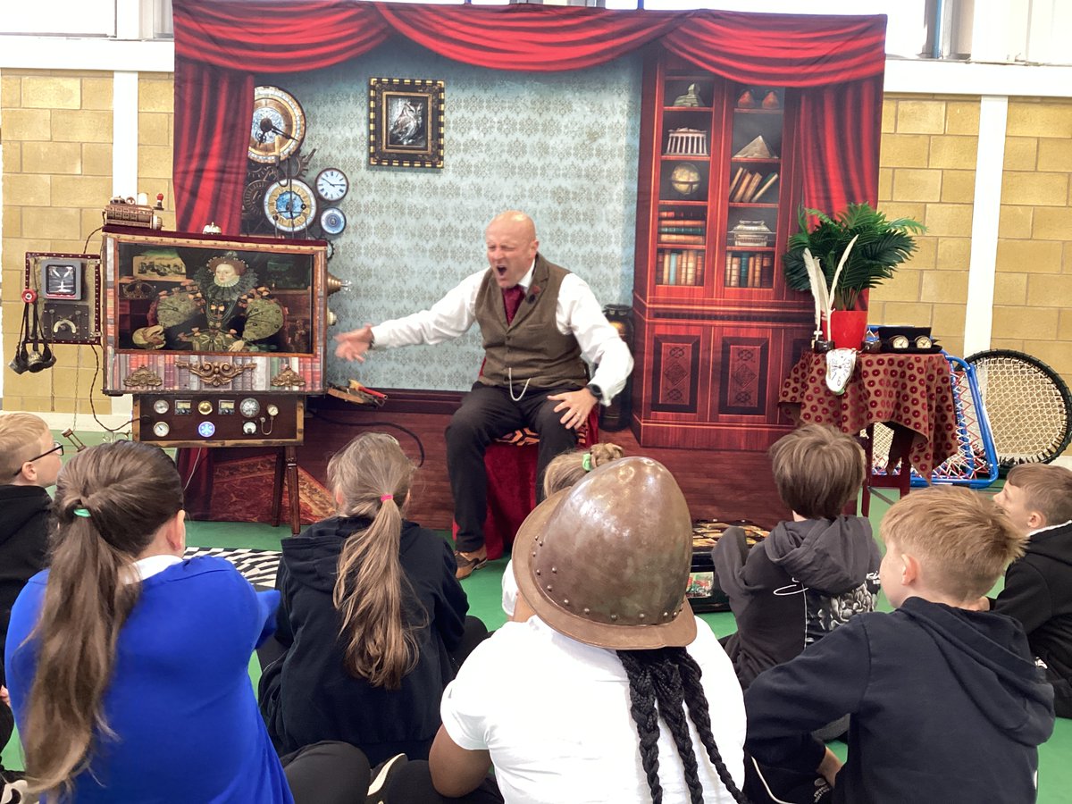 timberleysch's tweet photo. 5G had the best time with Professor McGinty, learning all about Tudor life! 👨‍🏫🌪️ https://t.co/QqwFim4JOL