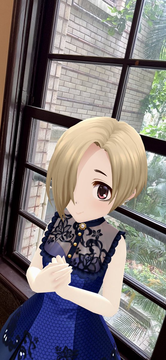 deng_bird's tweet photo. AR撮影をしていると、「画面になんで人がいるんですか？」と何度も聞かれるので、AR撮影とは何かを説明しようとしています。

台湾では、相手の年齢に関係なく「Pokémon GO」を例に出すと、意外とほとんどの人が理解してくれます😂

#デレステ・デレスポARエピソード
#デレステAR 
#白坂小梅 https://t.co/B9ZPLZ3T7b