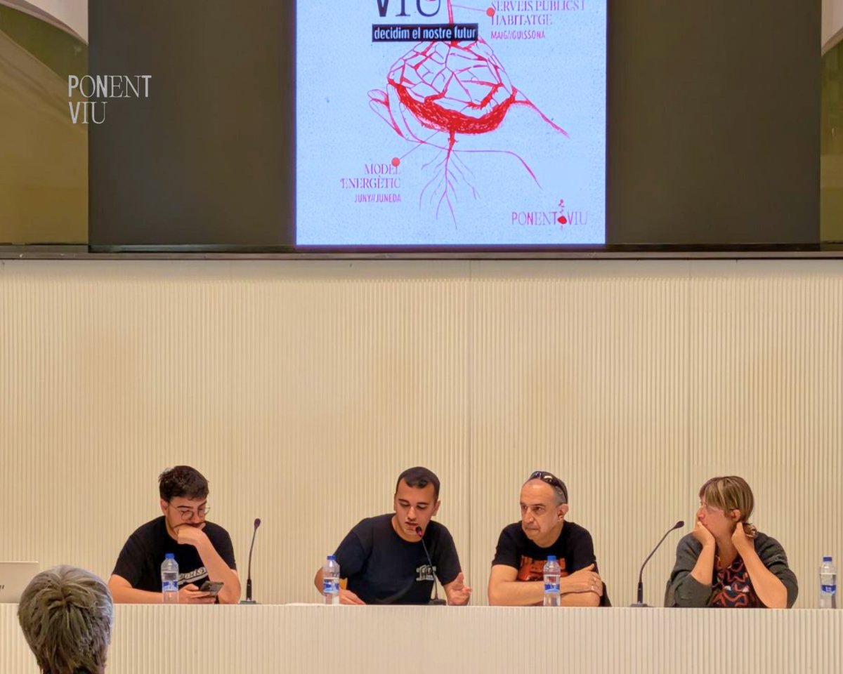 PonentViu's tweet photo. El dia 25 vam celebrar la segona jornada, posant al centre el paper de llengua i la cultura

Van arrencar amb una taula rodona que va posar en relleu projectes culturals del territori i la necessitat d’enfortir el teixit cultural de Ponent, generant més espais compartits 🤝 https://t.co/gO0Dq5t1pw
