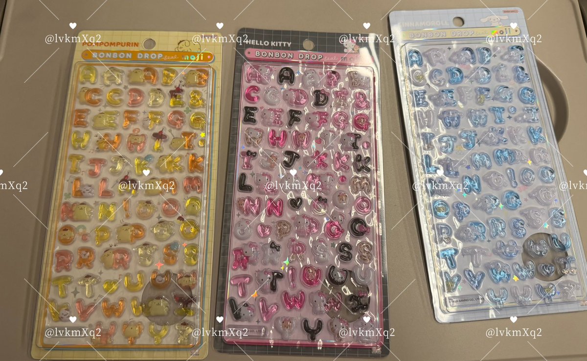 IvkmXq2's tweet photo. ボンボンドロップシール　ボンドロ　交換
【譲】新作　サンリオ　ボンボンドロップシール moji文字　シナモン　ポムポムプリン　ハローキティ　クール　各1個

【求】ボンボンドロップシールmini みるみるちゃん、たまごっち　みみっち、シナモン

郵送交換、都内手渡し希望
正規品になります。 https://t.co/rawOQ18Ljo