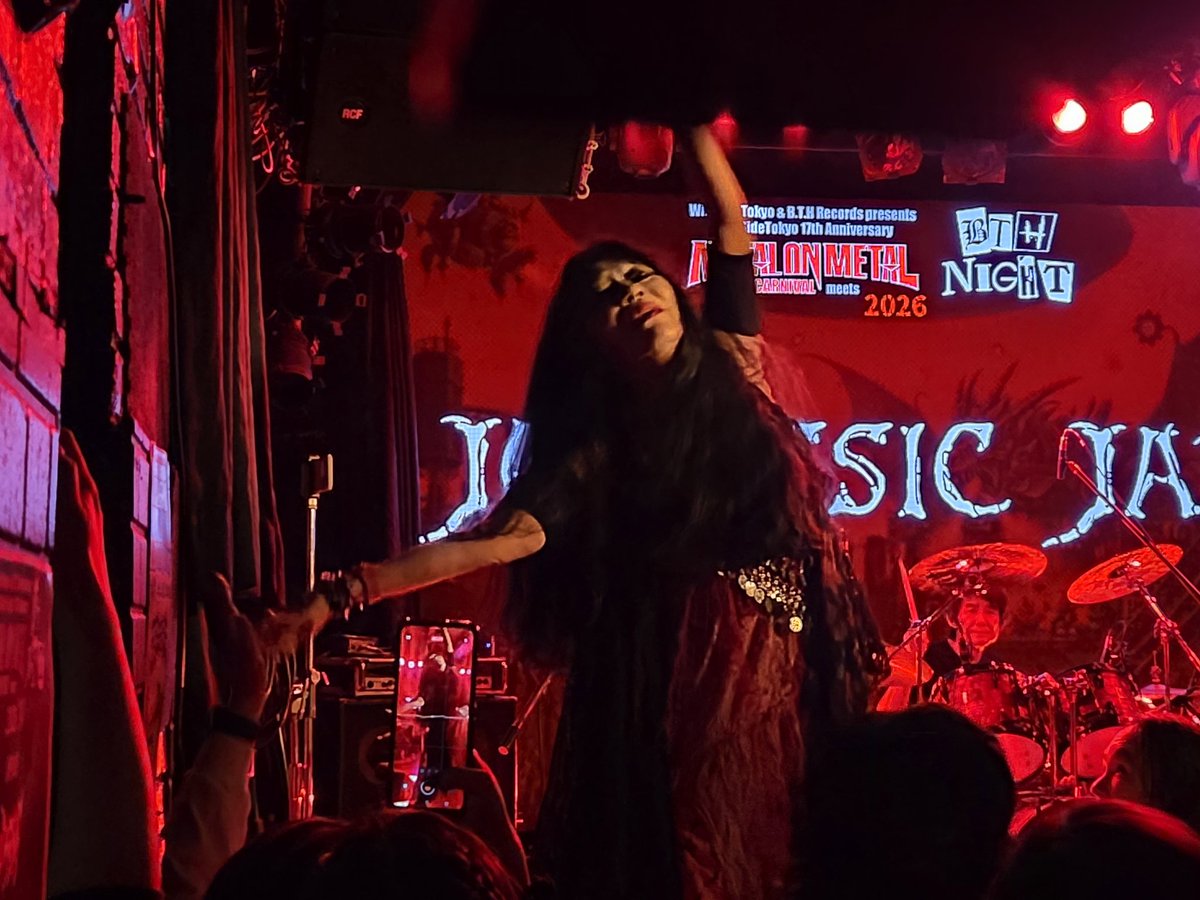 今年のMETAL ON METAL CARNIVALを締め括るのはJURASSIC JADE！

狂気的で破壊的で暗黒的美しさに満ちたこの世界観に我々餓鬼ドモはどっぷりと魅せられているのです！
勿論、これからも！