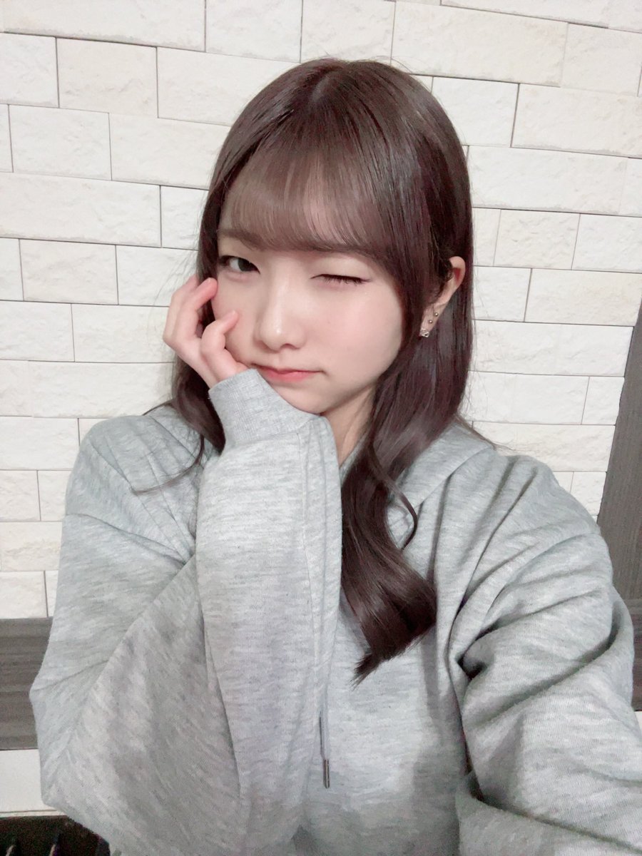 nanami_seta's tweet photo. ウィンク難しい…😞 https://t.co/nd68qAGmov