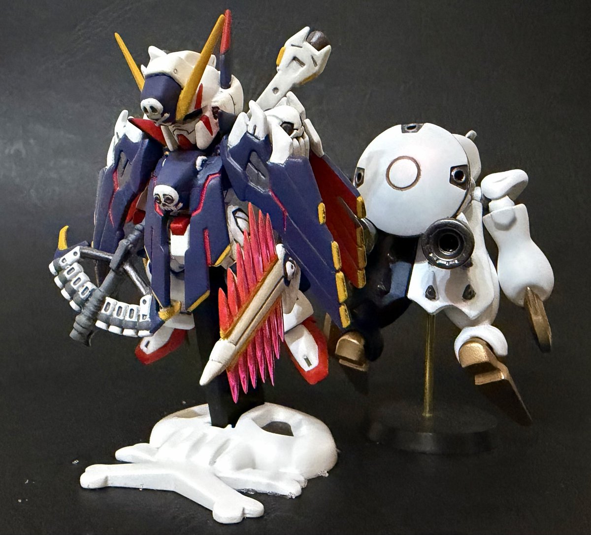 ISTisyuty's tweet photo. #コンバージ
#ガンダムコンバージ
#モビルスーツアンサンブル
#ディキトゥス

完成したディキトゥスと
クロスボーンガンダムX-1 フルクロス https://t.co/BpRTSLKGlE
