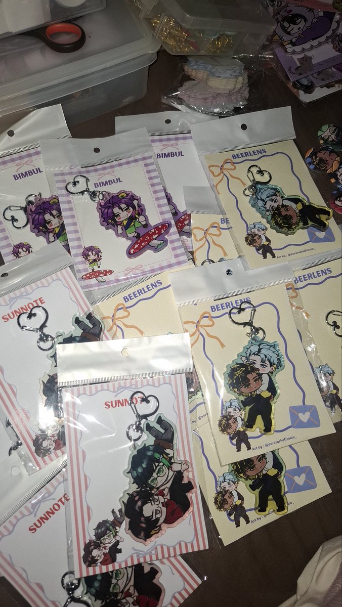 aurorashafiranw's tweet photo. Keychain sm mini pin pandavva juga udh siap #Cf22 #katalogcf22 #pandavva https://t.co/j6otrPlWSA