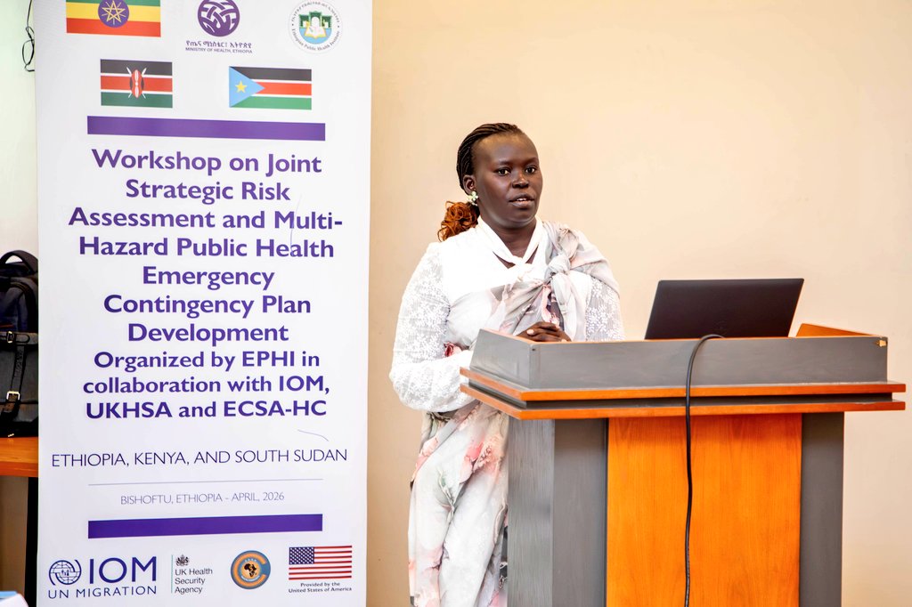 IOMEthiopia's tweet photo. Regional collaboration in action! Ethiopia 🇪🇹, Kenya 🇰🇪 &amp; South Sudan 🇸🇩 unite for a Cross-Border Public Health Emergency Workshop.
Milestone: 1st formal coordination meeting &amp; signed commitments to tackle shared health risks. Stronger together!
Details: https://t.co/uY8zkjP6a3 https://t.co/lMNpcpP2L4