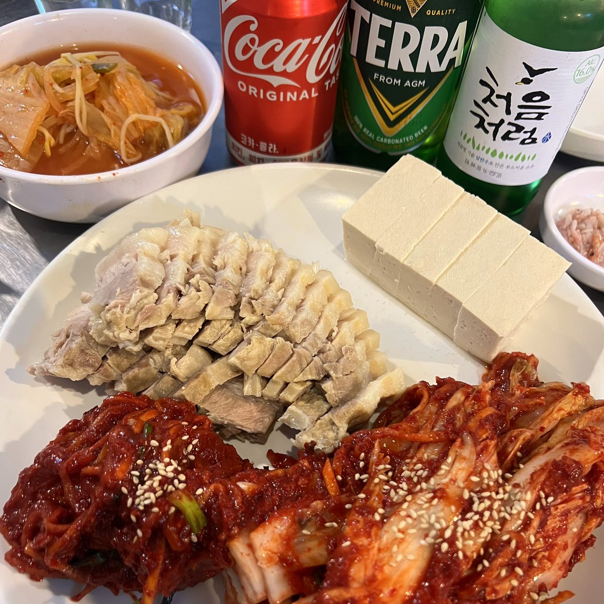 유니 tweet media