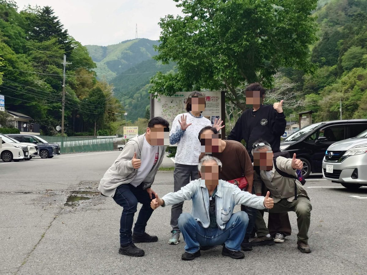 TanukiSince1980's tweet photo. HCCCキャンパーOBOG
第3回春主催in道の駅ちぐさ

諸事情により三室の手前にある
道の駅ちぐさのミニキャンプ場で開催
雨の多い今年のGW
でもこの日は爽やかな晴れ
ちぐさ川の音と風を聴きながらの
素晴らしい１日
この面子とは自然の中が楽しいねー https://t.co/LKEm2Drtgu