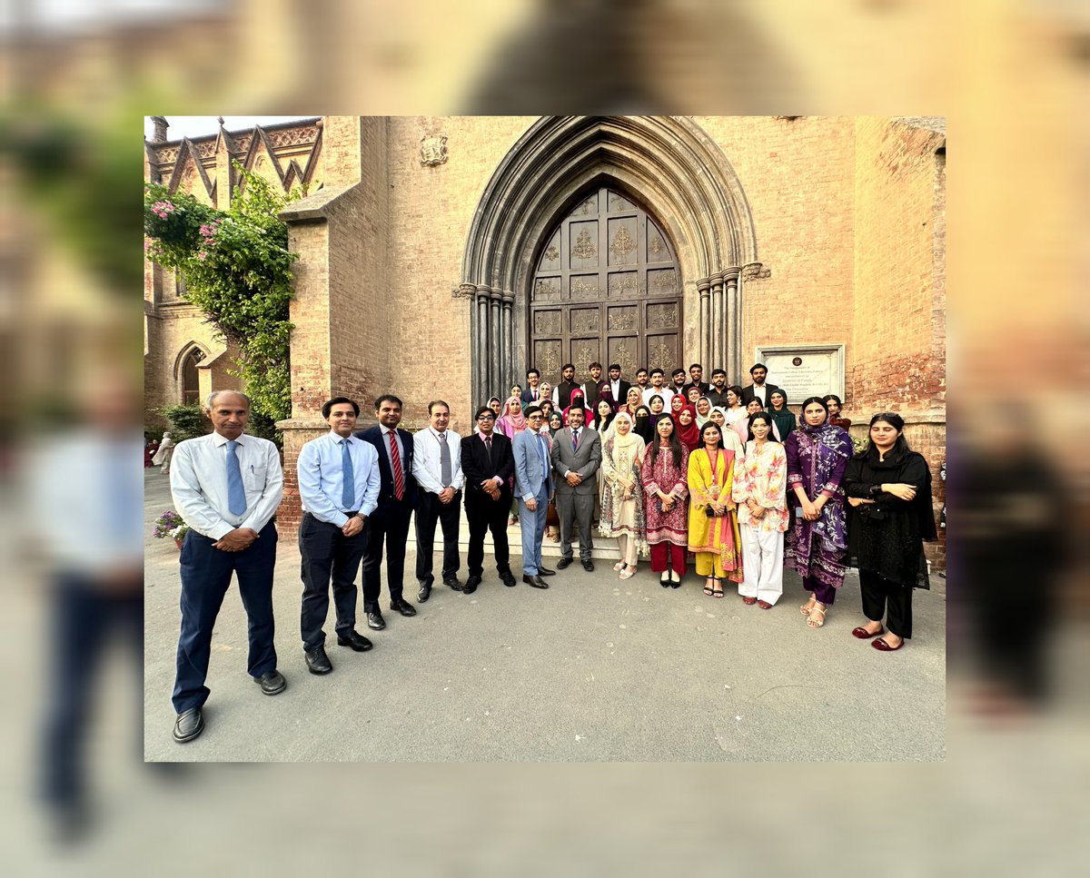 SDSC_Official1's tweet photo. Continuing the cherished tradition of GC University Lahore’s annual photograph…📸
#GCULahore  #SDSC #SustainableDevelopment #Graduation2026 #AnnualPhotograph #GCULTradition #GraduatingClass #EnvironmentalScience #ClimateChange #GenderAndClimateChange #FutureLeaders https://t.co/0cdqS19lp8
