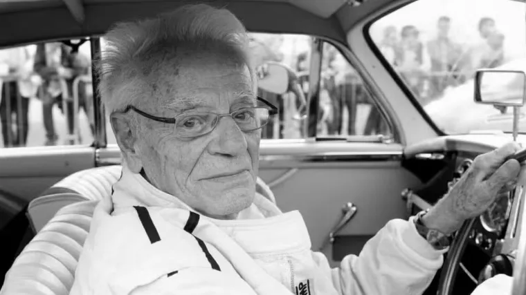 EstagiariodaF1's tweet photo. O automobilismo brasileiro se despediu de um pioneiro 

morreu ontem, aos 100 anos, Hermano da Silva Ramos, o “Nano”, ex-piloto de Fórmula 1 e, até então, o ex-F1 mais velho vivo

Nano disputou 7 GPs entre 1955 e 1956, sempre pela Gordini, numa era em que pilotar na F1 era quase um esporte de sobrevivência

pontuou no GP de Mônaco de 1956, com um 5º lugar, resultado que rendeu 2 pontos no Mundial de Pilotos

foi o terceiro brasileiro a correr na F1, ajudando a abrir caminho para quem veio depois

mais do que números, representou o Brasil quando ainda éramos figurantes no grid

Descanse em paz, Nano🏁