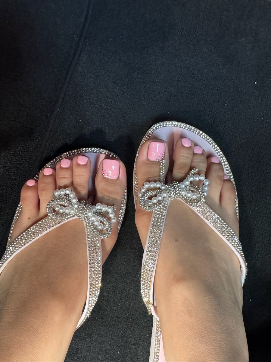 soleyjade's tweet photo. Toes or soles https://t.co/rsqZL1PnSX